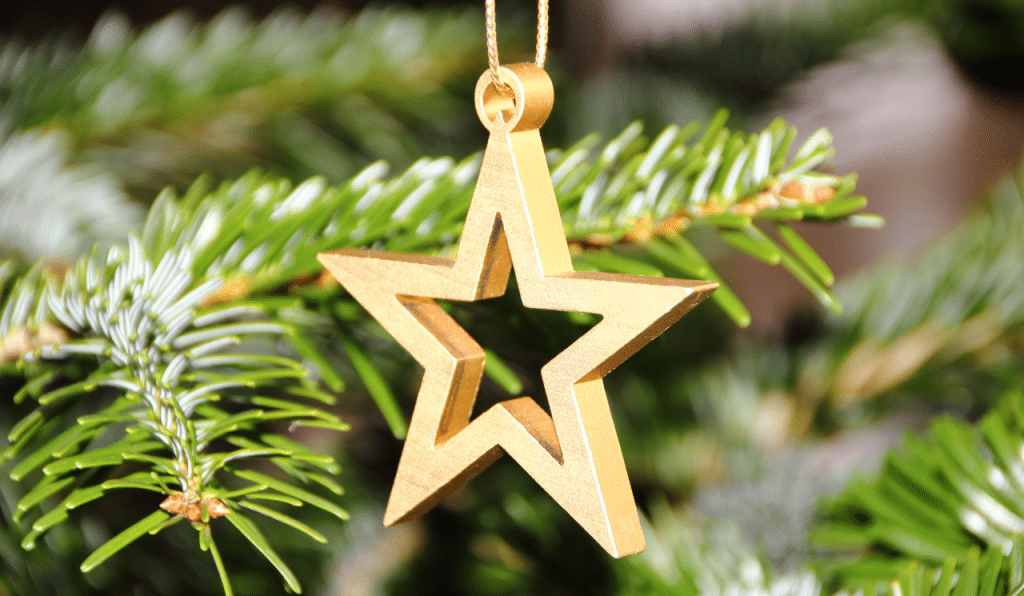 Utilising Metallic Christmas Decorations For Added Sparkle